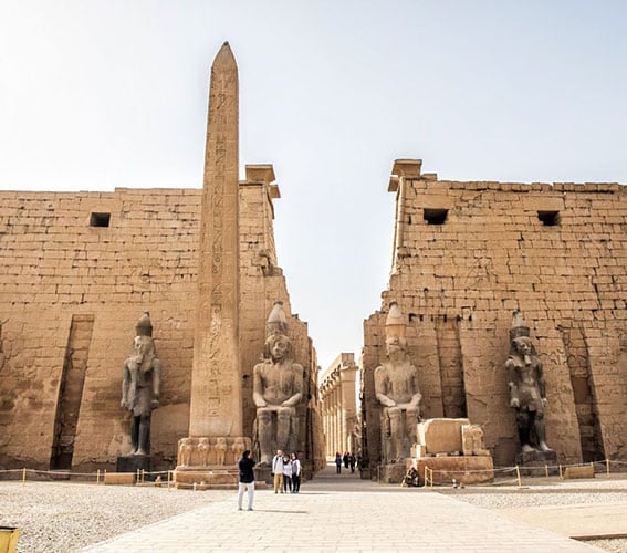 افضل الاماكن السياحية في الاقصر لاستكشاف معالم مصر الاثرية 3 معبد الأقصر